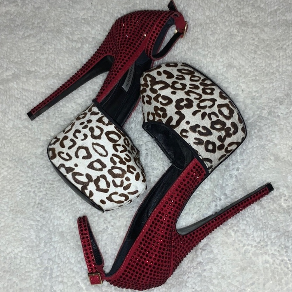 Red & real fur print Steve Madden heels